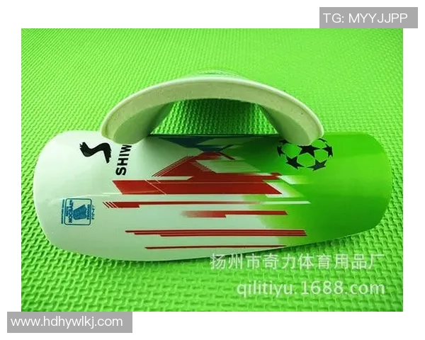 足球明星专属护腿板定制服务让你在球场上尽显风采与个性